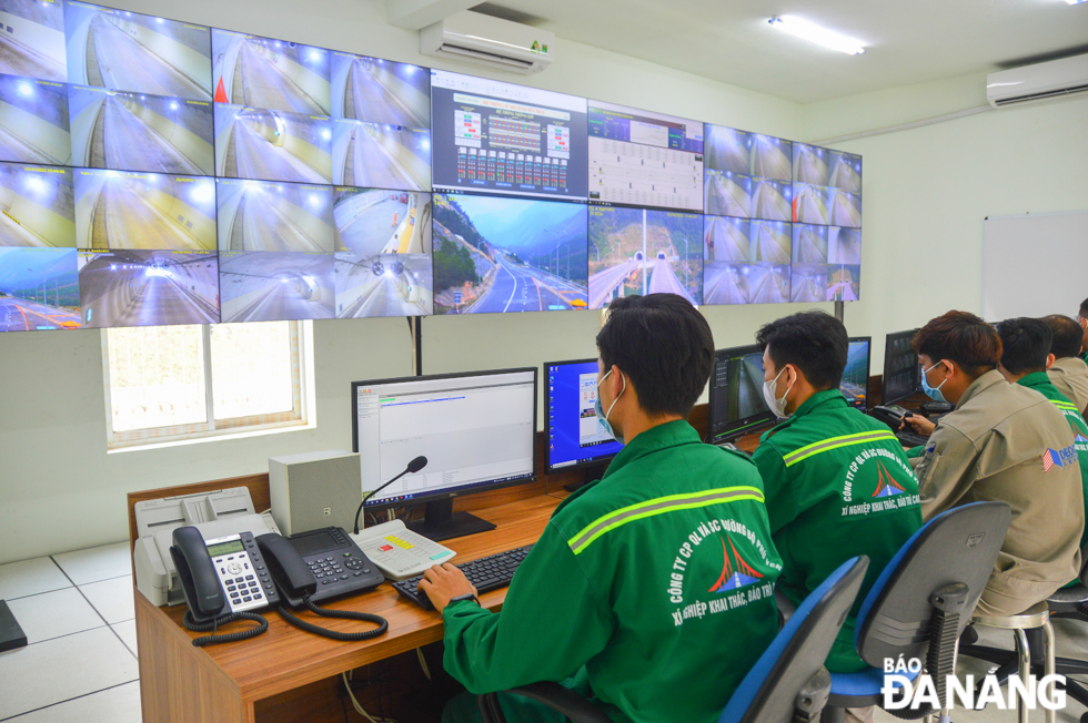 The electric, lighting, ventilation, fire protection and intelligent traffic control systems of the Mui Trau twin tunnels are managed and operated by the Phu Yen Road Management and Maintenance JSC and the Deo Ca Investment JSC. 