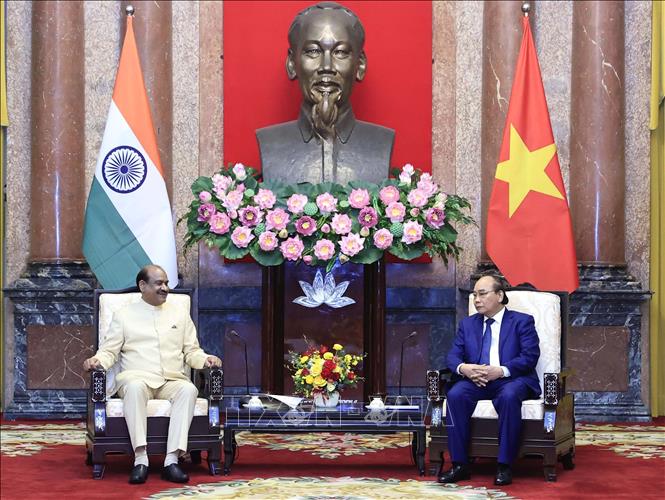 Chủ tịch nước Nguyễn Xuân Phúc tiếp Chủ tịch Hạ viện Cộng hòa Ấn Độ Om Birla đang thăm chính thức Việt Nam. Ảnh: Thống Nhất/TTXVN