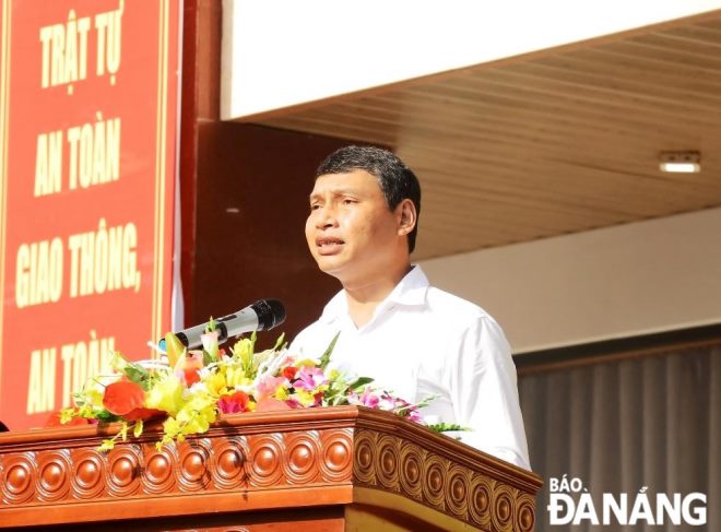 Standing Vice Chairman of the municipal People's Committee Ho Ky Minh delivering his speech at the launching ceremony of the campaign. Photo: LE HUNG