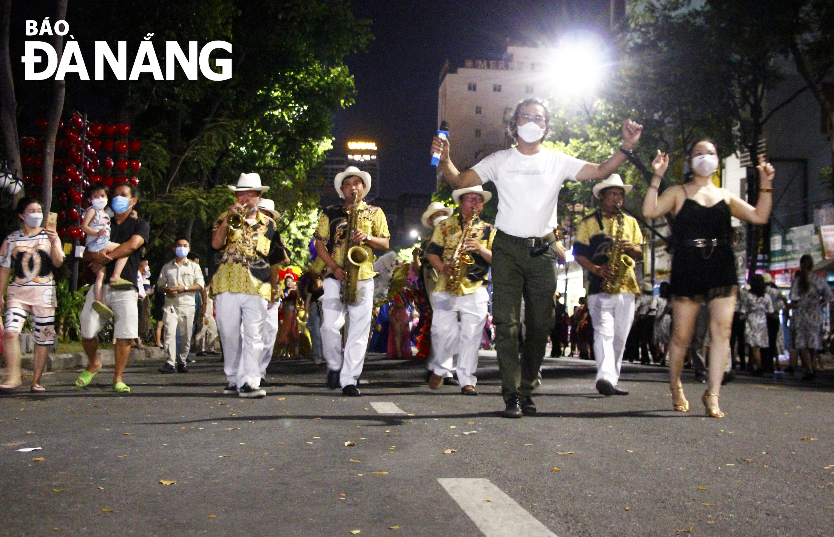 Numerous attractive cultural and arts programmes and events are scheduled to be held in Da Nang on the occasion of April 30 and May 1. IN THE PHOTO: A trumpet performance in the street dance programme. Photo: Xuan Dung