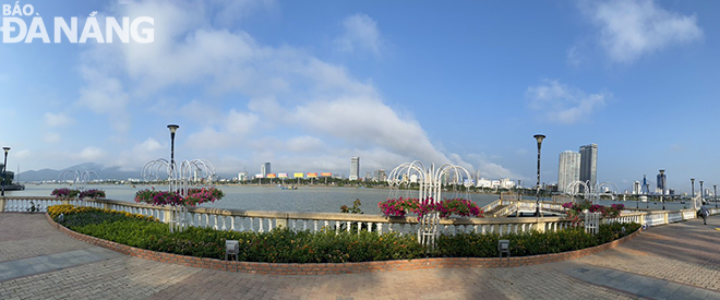 A landscape corner of the western bank of the Han River. Photo: THUC CHINH