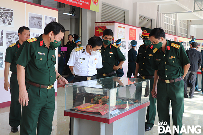  The exhibition displays more than 200 documents, images and artifacts about the1975 Spring General Offensive and Uprising. Photo: XUAN DUNG