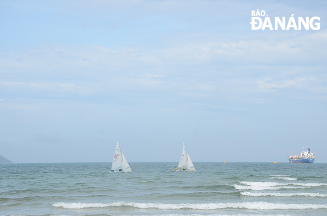 The ongoing Open Da Nang Sailing Competition 2022 contributes to creating a highlight of the Da Nang Beach Tourism Season programme. Photo: THU HA