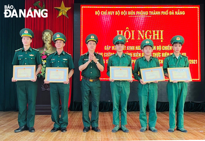 Bàn giao chức vụ Chỉ huy trưởng Bộ đội Biên phòng thành phố Đà Nẵng