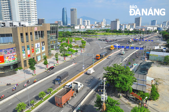 A section of Ngo Quyen - Ngu Hanh Son route between its intersections with Nguyen Phan Vinh and Bui Quoc Hung streets was opened to traffic in early 2022, contributing to facilitating trade activities and promoting the city's socio-economic development.