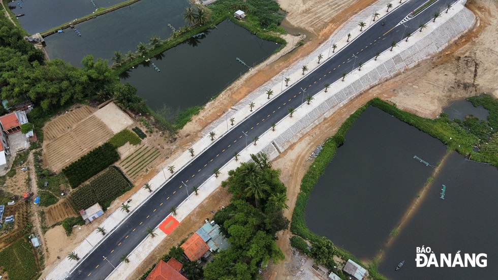 The construction of the Ong Dien Bridge is part of the project on dredging, emergency floodwater cleanup and saltwater intrusion mitigation on the Co Co River, which flows through parts of both Da Nang and Quang Nam Province.