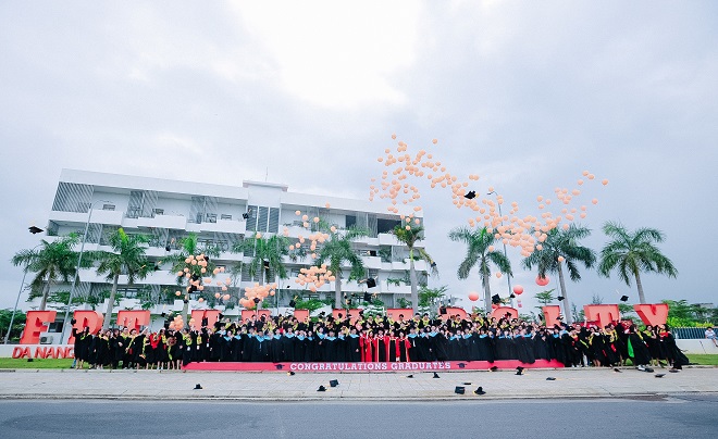Trường Đại học FPT Đà Nẵng tổ chức lễ tốt nghiệp cho sinh viên các nhóm ngành Công nghệ thông tin, Kinh tế và Ngôn ngữ.
