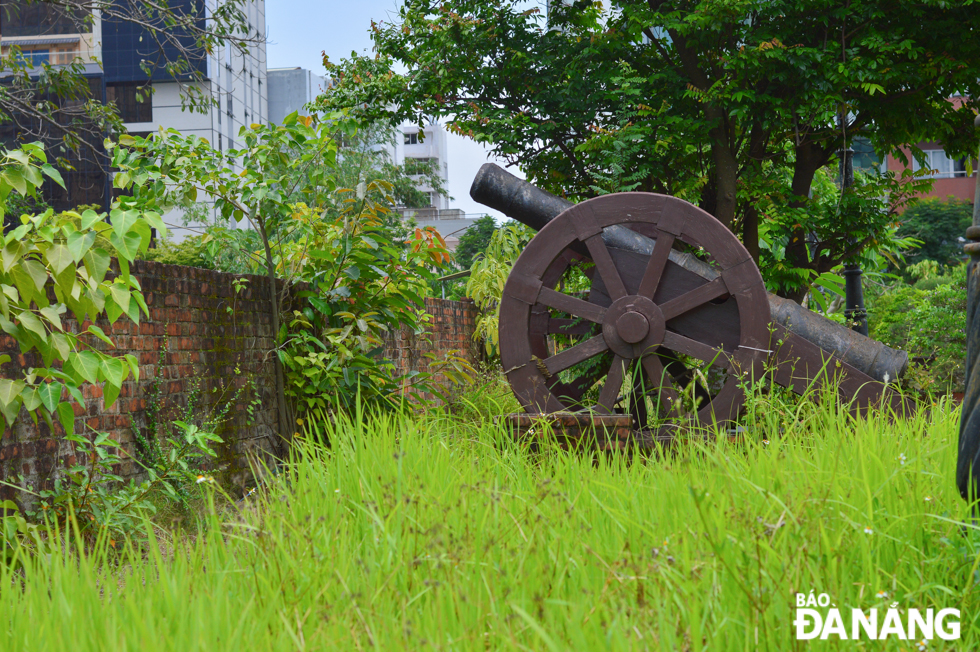 The Museum of Da Nang is now home to 14 cannons. In Phase 2, such cannons will be rearranged, and preserved. An area will be built in the architectural style of the Nguyen Dynasty in the 19th century to display these cannons.