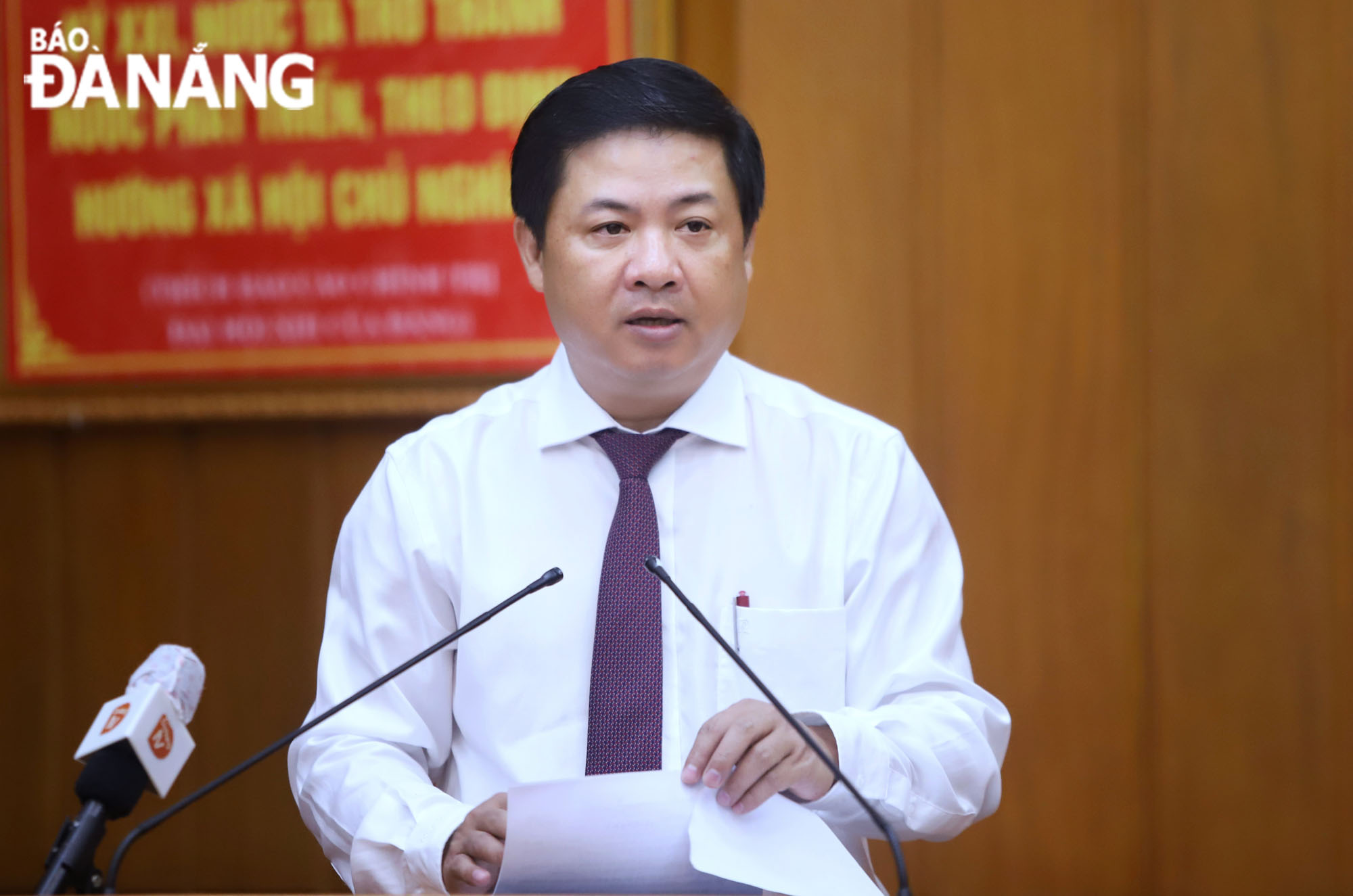 Phó Bí thư Thường trực Thành ủy Lương Nguyễn Minh Triết phát biểu tại tọa đàm. Ảnh: NGỌC PHÚ