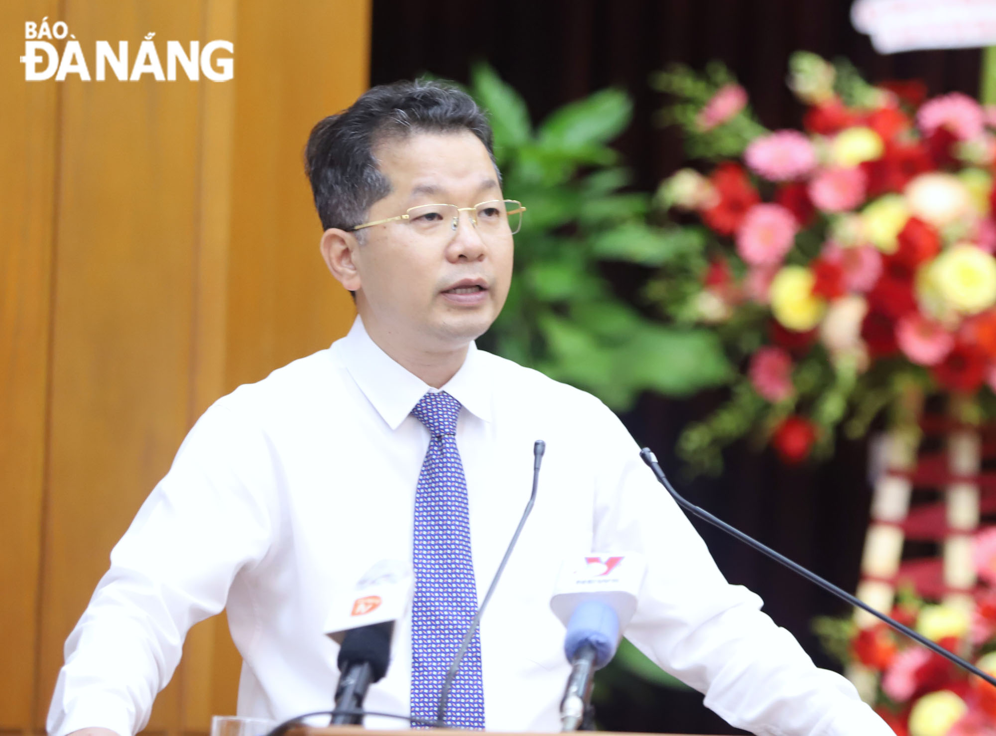 Secretary Nguyen Van Quang delivering his closing speech at the seminar. Photo: NGOC PHU