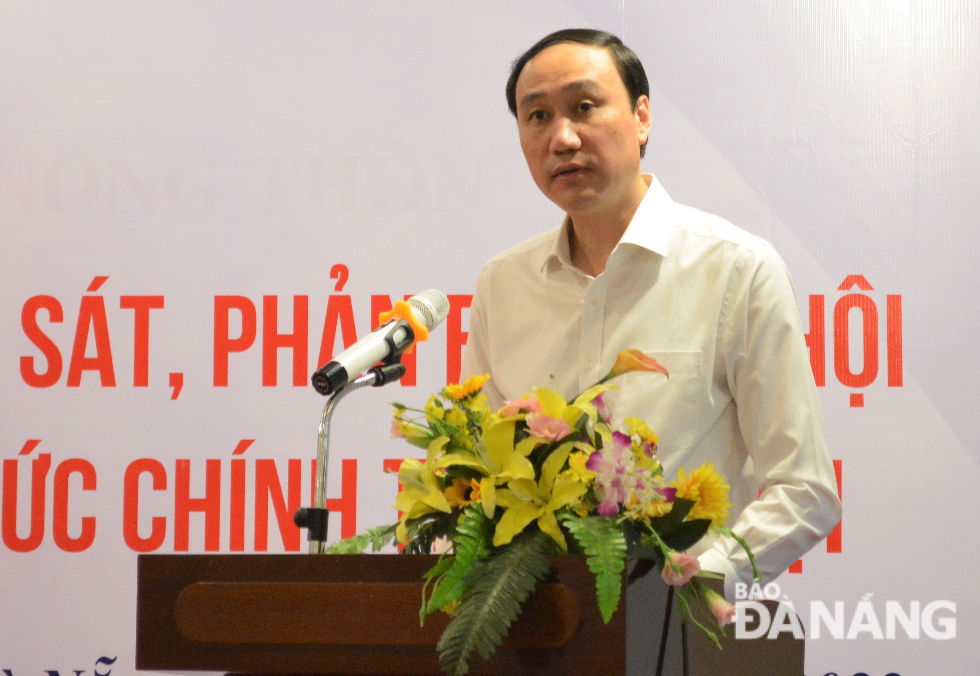 Phó Chủ tịch Ủy ban Trung ương MTTQ Việt Nam Phùng Khánh Tài phát biểu tại  hội  nghị. Ảnh: N.Q