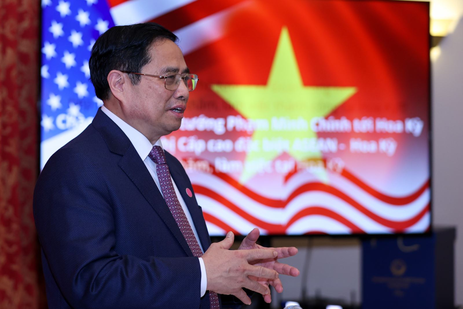 Thủ tướng Phạm Minh Chính biểu dương cán bộ, nhân viên Đại sứ quán Việt Nam tại Hoa Kỳ đã có nhiều nỗ lực, thực hiện tốt đường lối đối ngoại của Đảng, Nhà nước. Ảnh: baochinhphu.vn