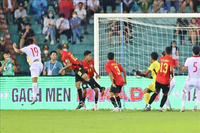Cầu thủ Hồ Thanh Minh (số 19) ghi bàn thắng nâng tỷ số lên 2-0 cho U23 Việt Nam ở phút thứ 65 của trận đấu. Ảnh: TTXVN