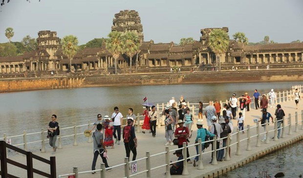 Tourists at Angkor Wat in Siem Reap, Cambodia (Photo: khmertimeskh.com)