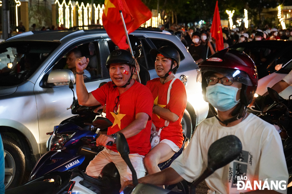 Many downtown streets flooded with huge crowds of supporters