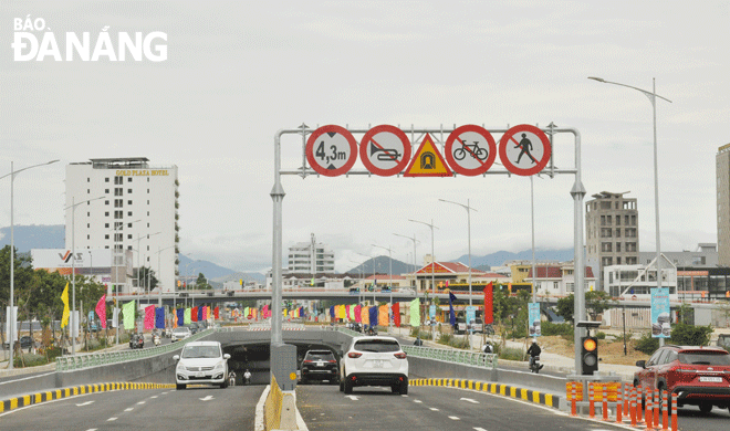 Dự án cải tạo cụm nút giao thông phía tây cầu Trần Thị Lý  đưa vào vận hành đã góp phần giảm  tai nạn và ùn tắc giao thông. Ảnh: THÀNH LÂN	