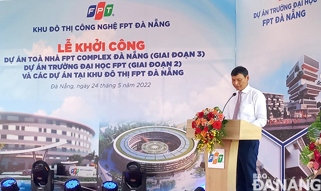 Standing Vice Chairman of the Da Nang People's Committee Ho Ky Minh speaking at the groundbreaking ceremony. Photo: TRIEU TUNG