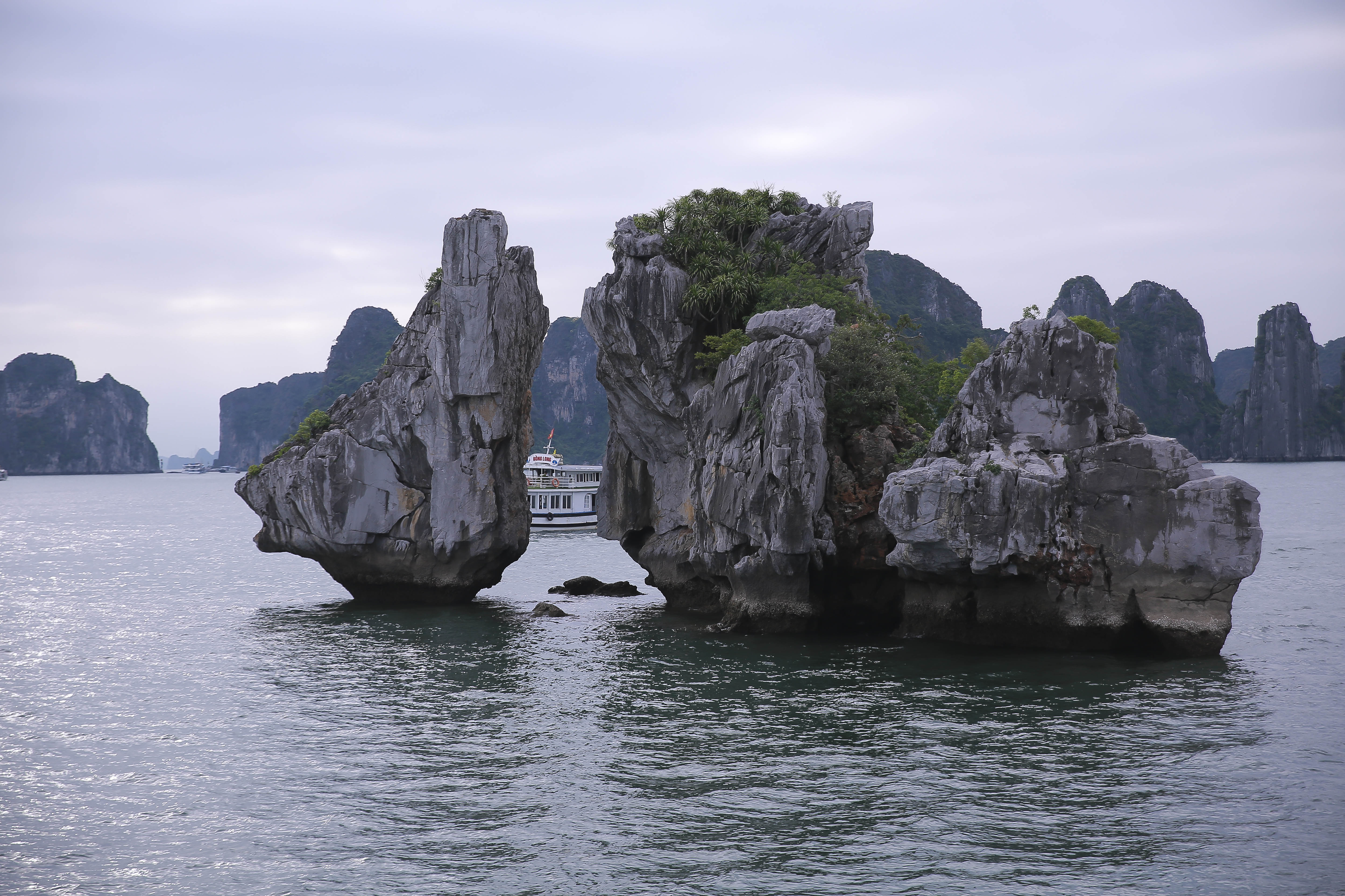 Trong Mai Islet has the shape of a cock couple rising from the blue sea. These two huge cocks have stood by the other for thousands of years. As the story told by the locals, Trong Mai Islet represents for faithfulness of love.