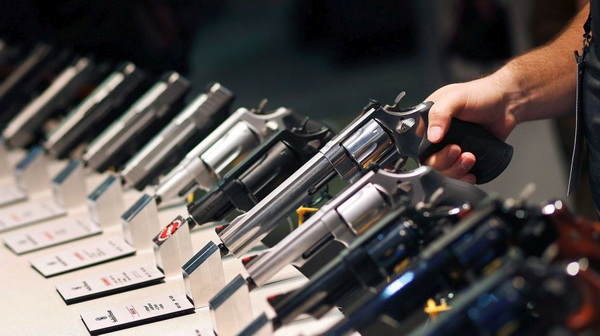 Canada xem xét ban hành lệnh cấm súng ngắn toàn quốc