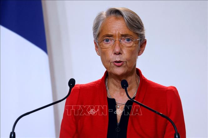 Tổng thống Pháp bác đơn từ chức của Thủ tướng