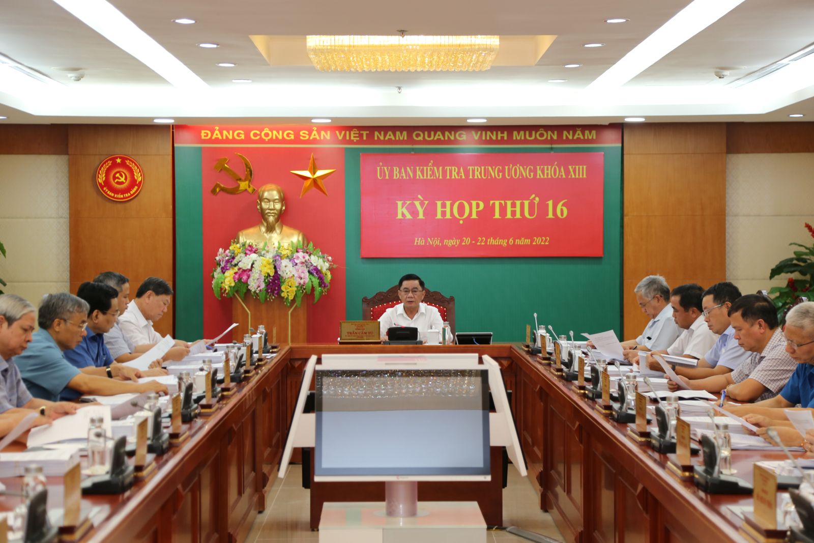 Kỳ họp thứ 16, Ủy ban Kiểm tra Trung ương: Cảnh cáo Ban Thường vụ Đảng ủy Tập đoàn Công nghiệp Than - Khoáng sản Việt Nam các nhiệm kỳ 2015-2020, 2020-2025