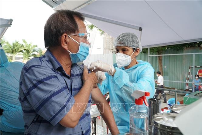 Ngày 25-6, Việt Nam có 657 ca mắc mới Covid-19, có 34 ca đang thở oxy