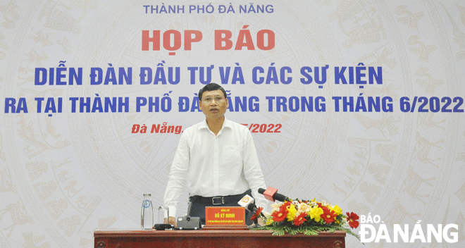 Phó Chủ tịch Thường trực UBND thành phố Hồ Kỳ Minh phát biểu tại buổi họp báo sáng  31-5. Ảnh: THÀNH LÂN	