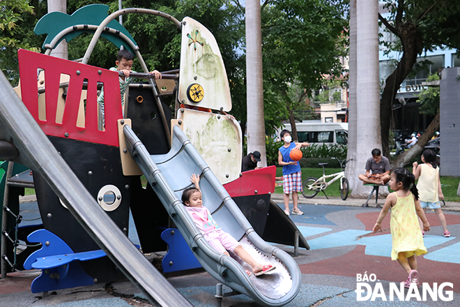 The city's March 29 Park is an attractive outdoor entertainment venue for children. Photo: THU DUYEN