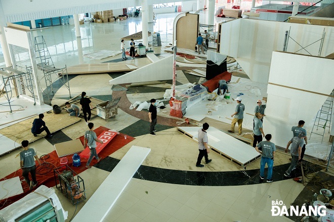 Preparatory work is underway at the Da Nang Exhibition and Convention Centre. Photo: CHANH LAM 