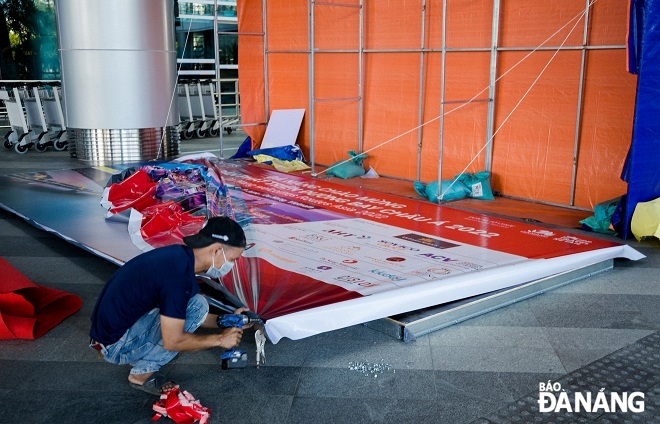 The preparatory work is underway at Da Nang International Airport. Photo: CHANH LAM