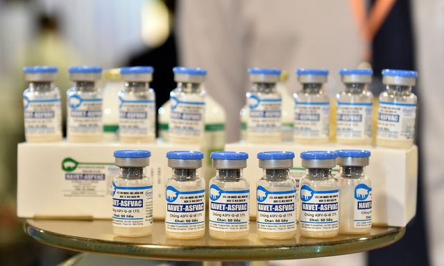 Vaccine dịch tả lợn châu Phi NAVET-ASFVAC của Công ty Navetco - Ảnh VGP/Nguyễn Đức