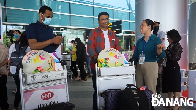 Delegates to Routes Asia 2022 were welcomed at Da Nang International Airport on Friday afternoon. Photo: XUAN SON