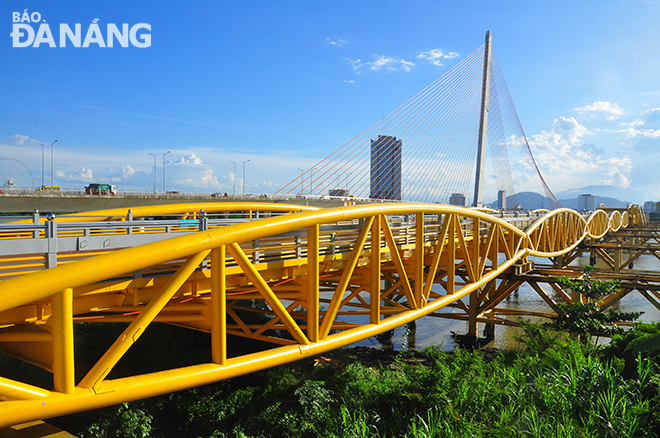 Cầu Nguyễn Văn Trỗi đã được sơn, sửa chữa lại trước khi vận hành. Ảnh: THÀNH LÂN