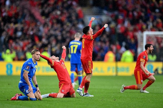 Niềm vui của Xứ Wales sau khi tiếng còi kết thúc trận đấu vang lên. (Nguồn: Getty Images)