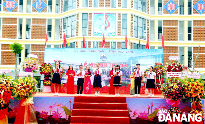 The An Phuoc Primary School project in Cam Toai Trung Village, Hoa Phong Commune, Hoa Vang District, Da Nang will be put into use in the 2022 - 2023 school year. In the picture, the inauguration of the An Phuoc Primary School took place in May 2022. Photo: NGOC HA