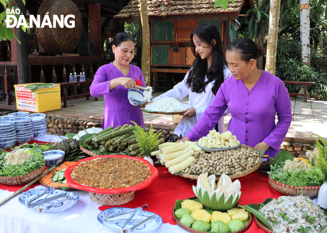 Những món ăn đậm chất Quảng tại làng Thái Lai (xã Hòa Nhơn, huyện Hòa Vang). Ảnh: N.H