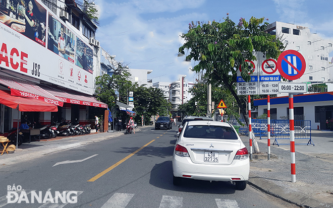 Tuyến đường Phan Thành Tài cũng được cấm đỗ the ngày chẳn, ngày lẻ. Ảnh: THÀNH LÂN