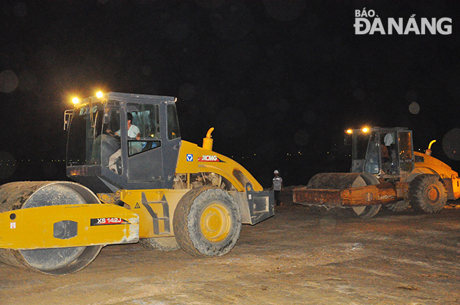 Contractors and construction units mobilize many machines and equipment for construction.