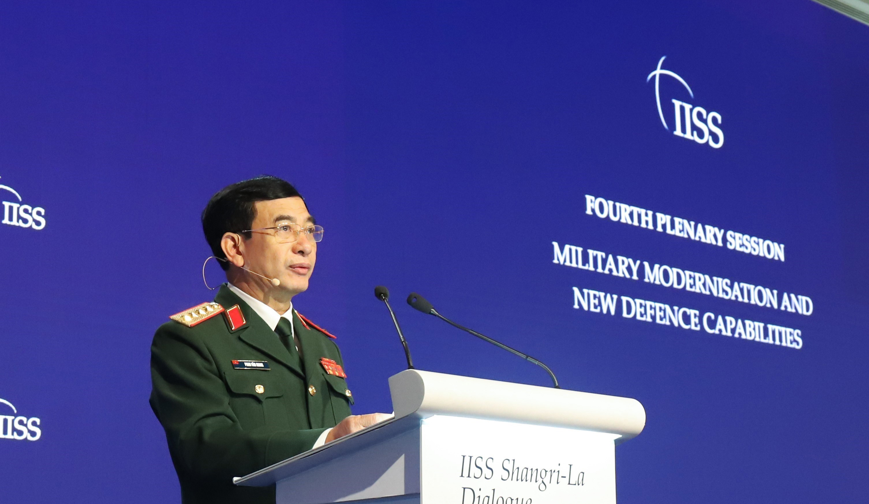 Bộ trưởng Bộ Quốc phòng Việt Nam Phan Văn Giang phát biểu tại Đối thoại Shangri-La ngày 11-6. Ảnh: TTXVN	