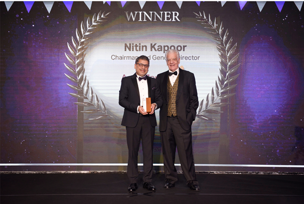Ông Nitin Kapoor được trao giải Nhà lãnh đạo xuất sắc. (Ảnh: PV/Vietnam+)