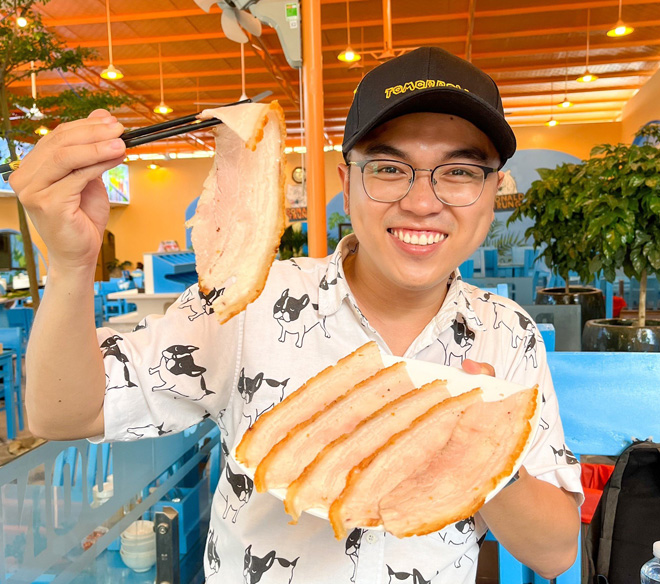The TikTok channel ‘Uncle Vuong, where are you going’ is aiming to introduce and evaluate popular dishes in Da Nang. (Photo courtesy of the character)