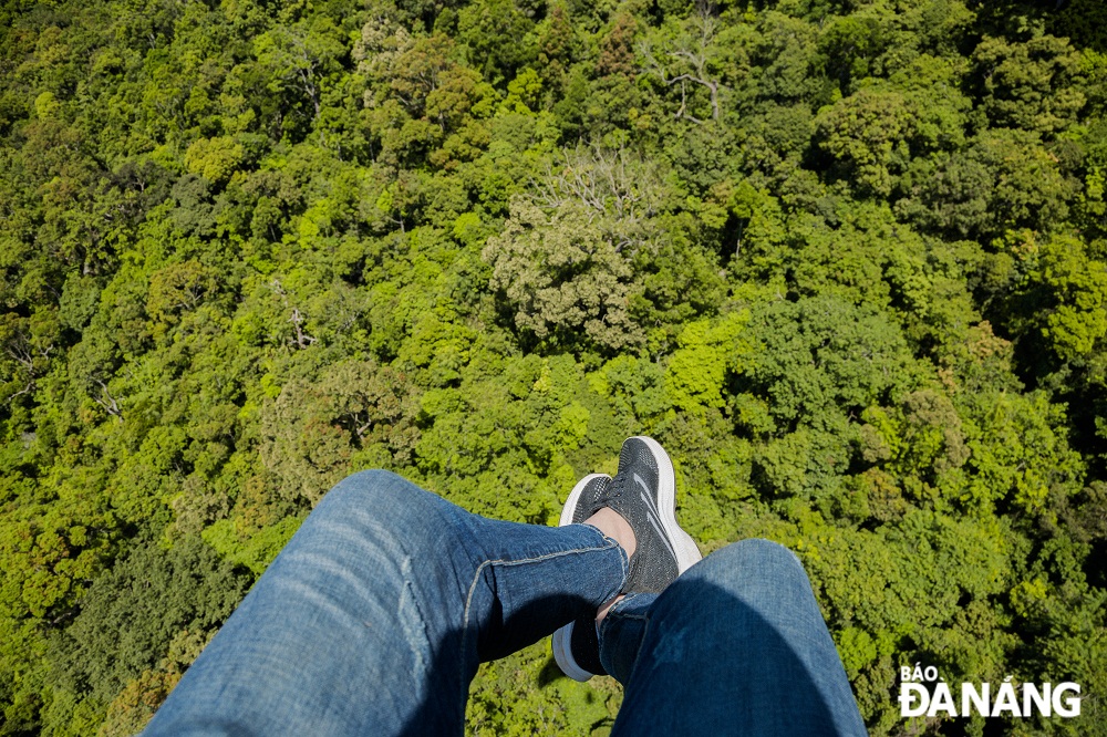 Ngắm nhìn bán đảo Sơn Trà từ trên cao.