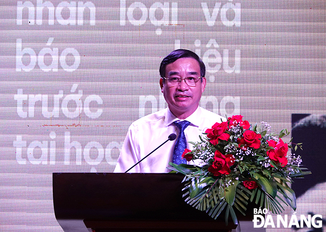 Da Nang People's Committee Chairman Le Trung Chinh speaking at the event.