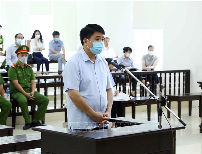 Bị cáo Nguyễn Đức Chung khai báo tại phiên tòa phúc thẩm. Ảnh: Phạm Kiên/TTXVN