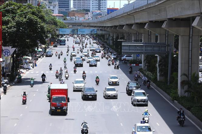 Nhiệt độ trên đường Nguyễn Trãi, quận Thanh Xuân, Hà Nội giữa trưa 19/6 lên tới hơn 40 độ C. Ảnh minh họa: Hoàng Hiếu/TTXVN