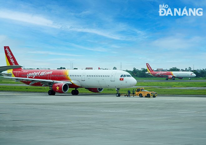 On June 24 and 25, the Da Nang International Airport welcomed more than 210 domestic flights. Photo: THANH LAN