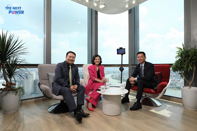 Ông Phương Tiến Minh (ngoài cùng bên phải) chia sẻ về sự đổi mới trong chương trình The Next Power. Nguồn ảnh: VNExpress