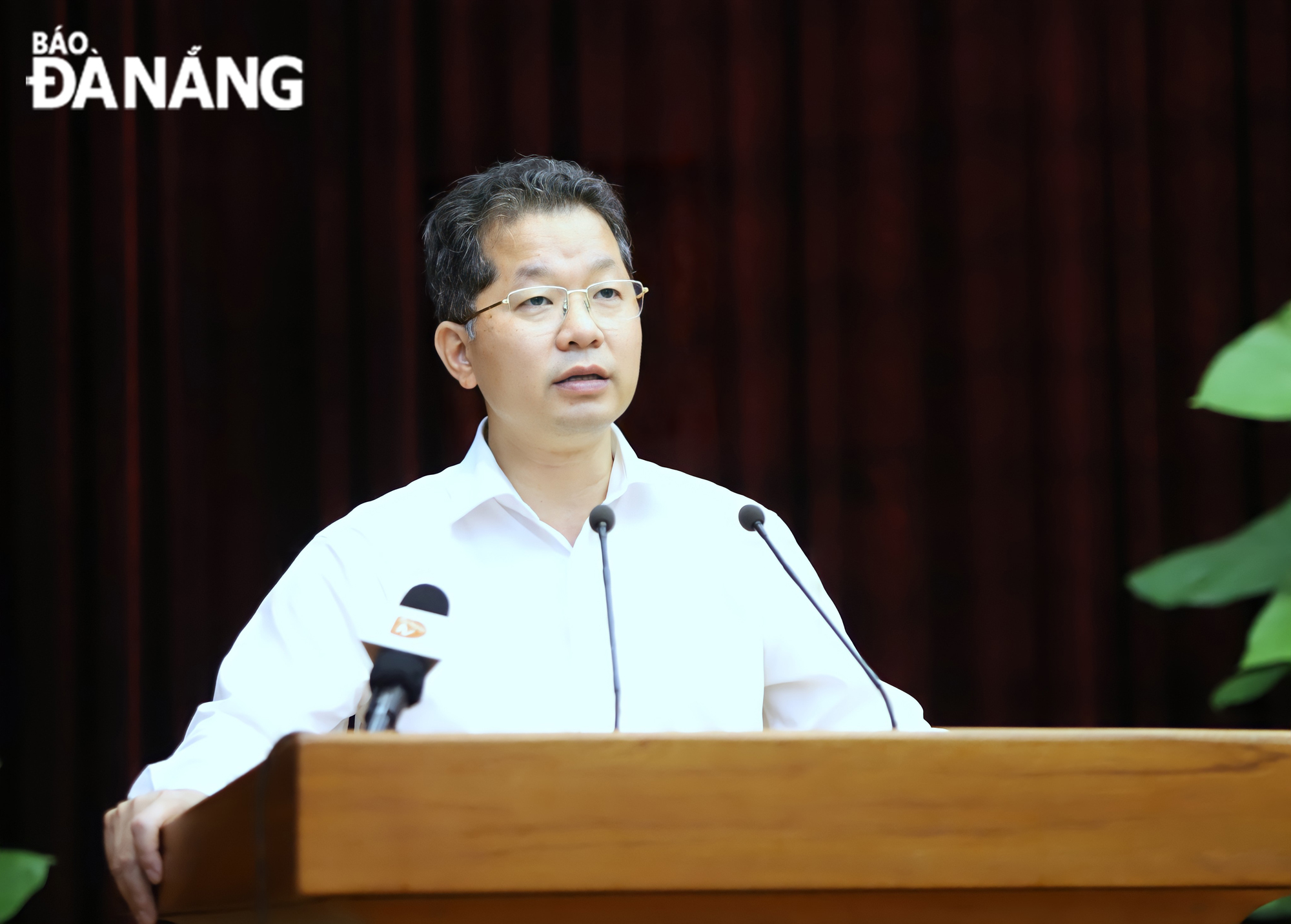 Da Nang Party Committee Secretary Nguyen Van Quang delivering his closing speech at the event. Photo: NGOC PHU