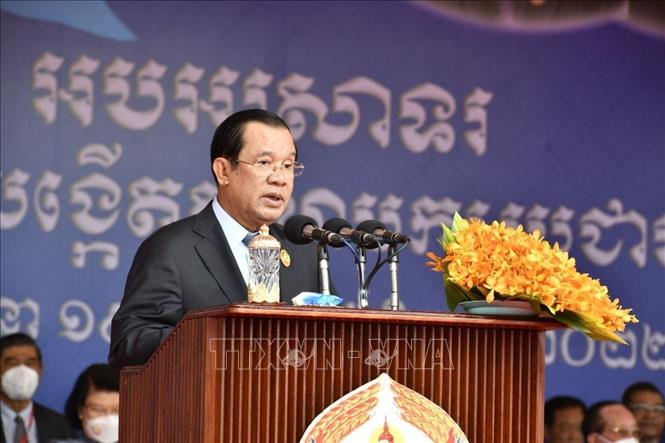 Chủ tịch CPP Samdech Techo Hun Sen phát biểu tại lễ mít tinh kỷ niệm 71 năm Ngày thành lập CPP, sáng 28-6.