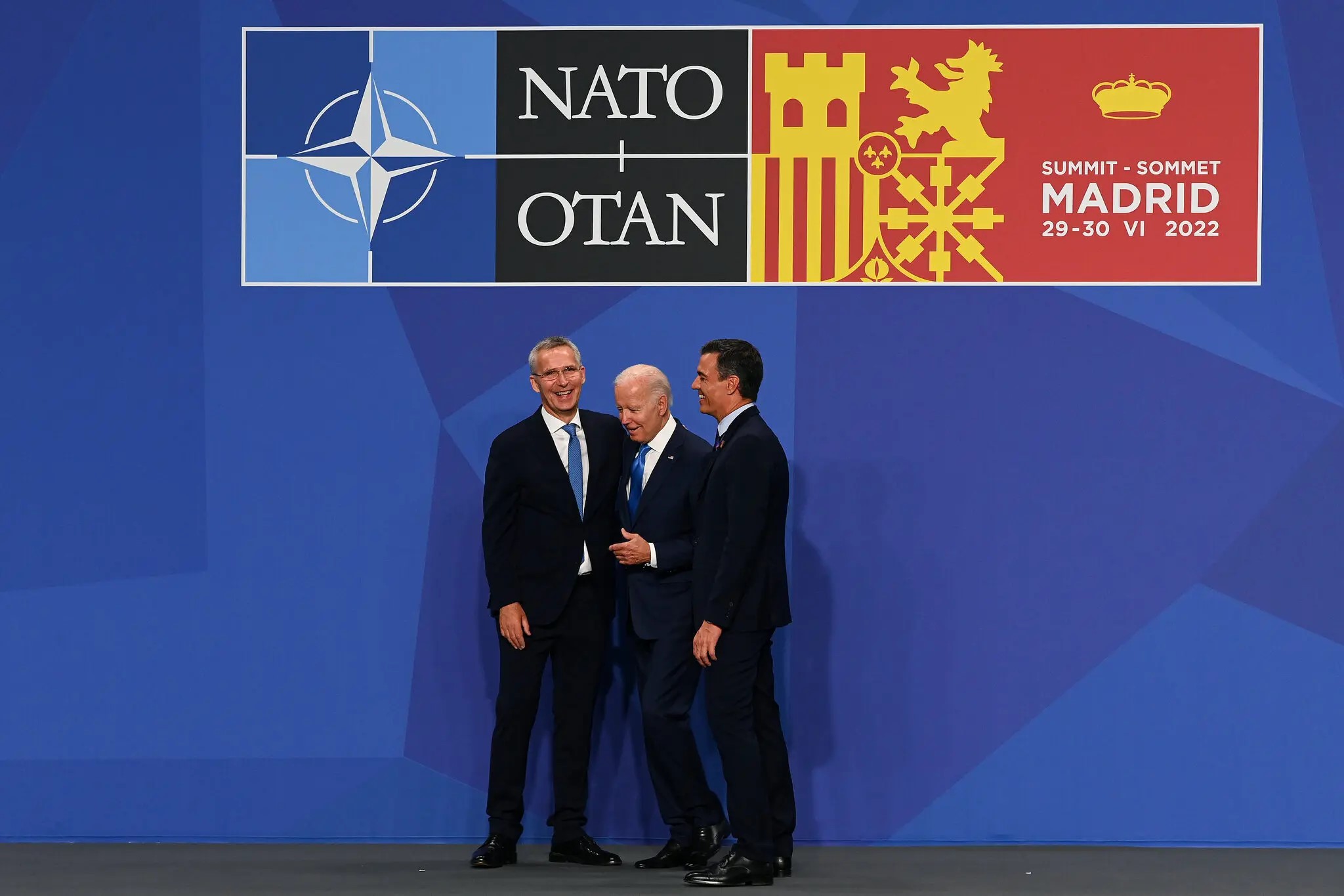 NATO gửi nhiều thông điệp đến Nga